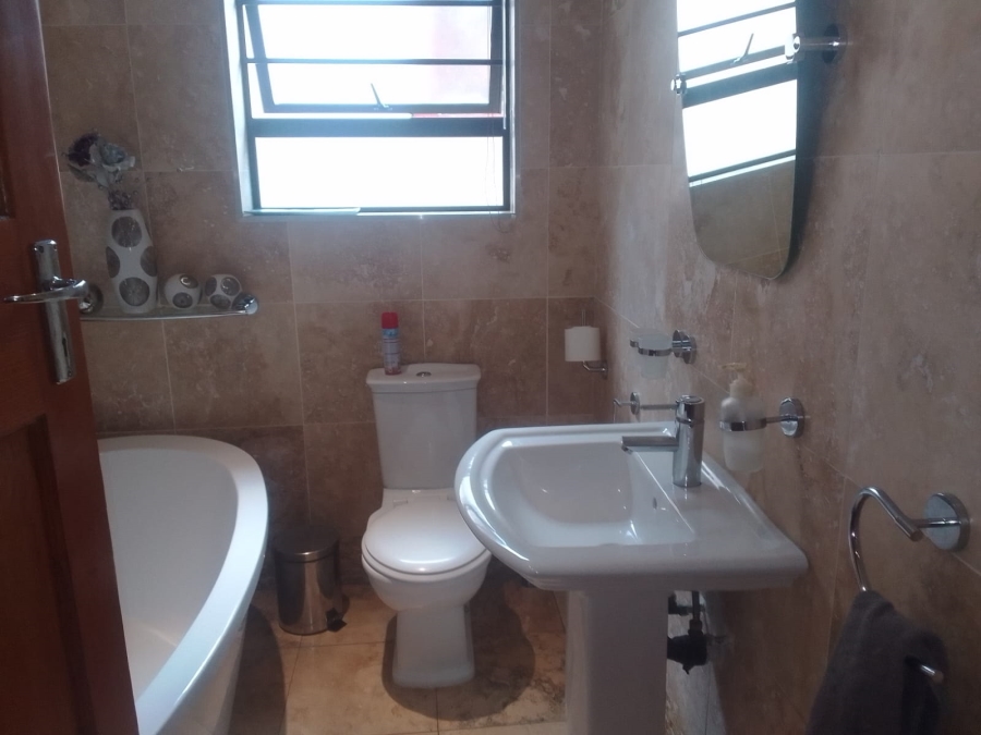 To Let 3 Bedroom Property for Rent in Selborne Eastern Cape